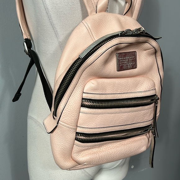 Pink grained leather Marc Jacobs mini crossbody bag with silver-tone hardware - Picture 4 of 16